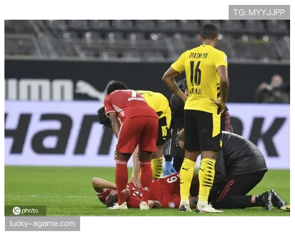 基米希与阿尔维斯防守任务偏移下的多点参与差异