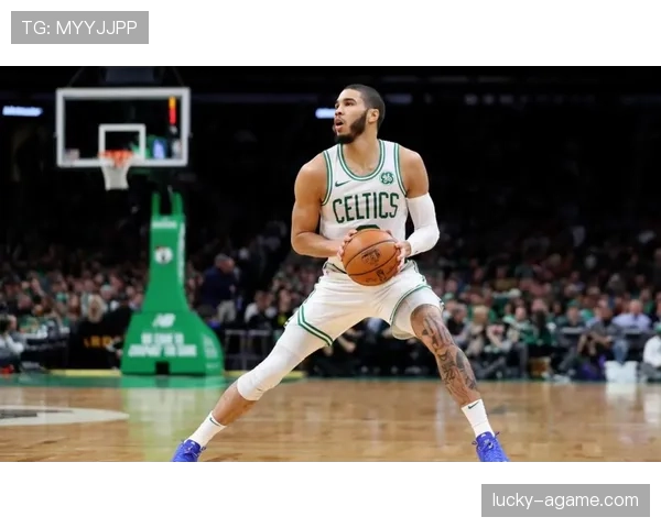 布朗单打拉开空间持续得分助塔图姆空位增多